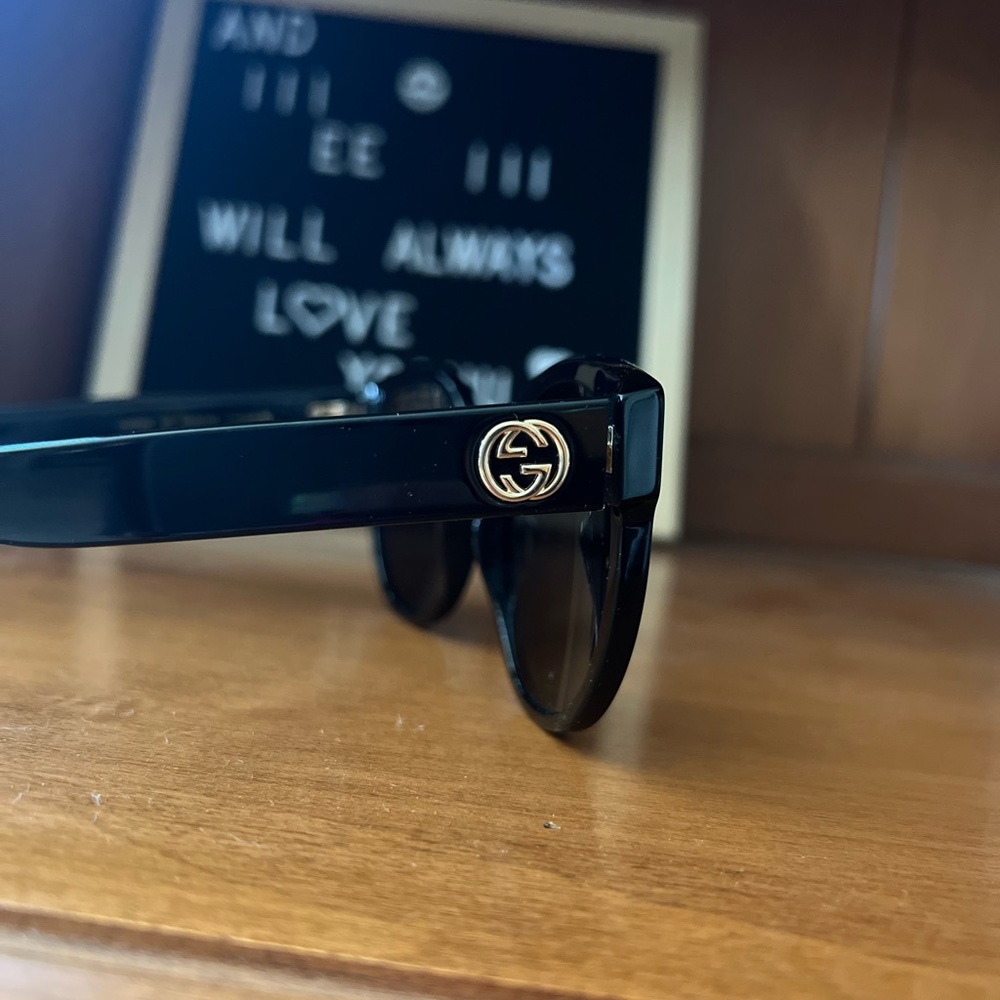 Gucci Cateye Polarized Sunglasses - Picture 4 of 10